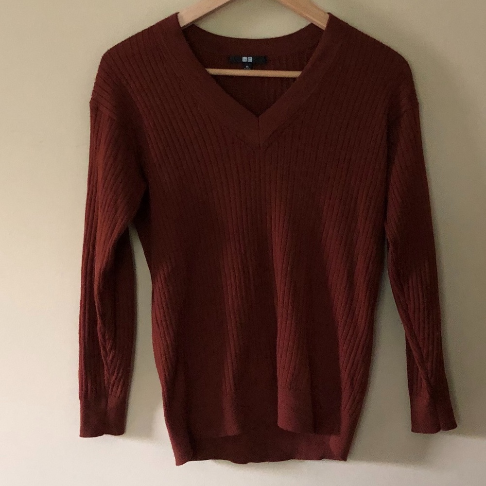 Uniqlo Rust Ribbed V Neck Sweater